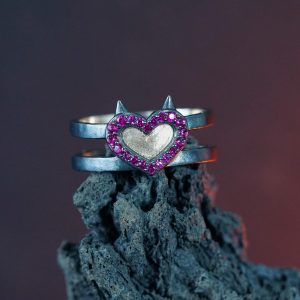 EXCLUSIVE Clove Heart Ring, Handmade 950 Silver Valorant Jewelry, Unisex Gaming Signet Ring, Clove Valorant Cosplay Accessory