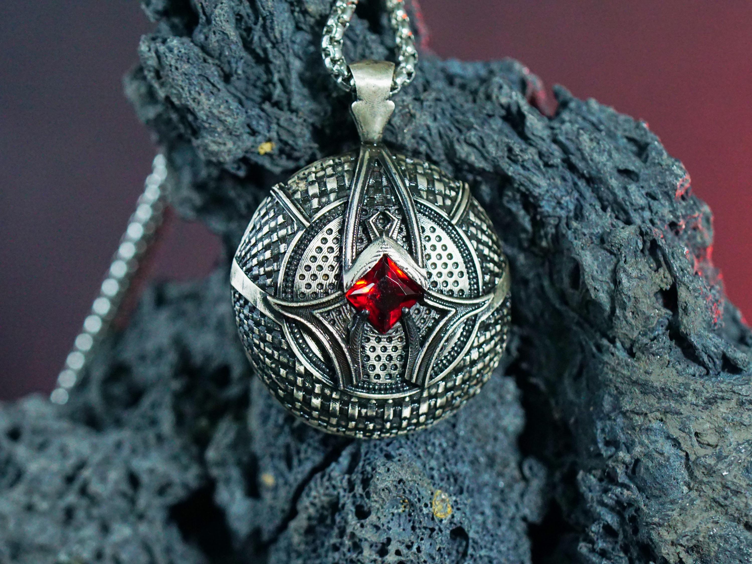 PREMIUM Fanmade Unflinching Protector Amulet Silver 950 Pendant Necklace BG3, Baldur's Gate 3 Handmade Silver Amulet