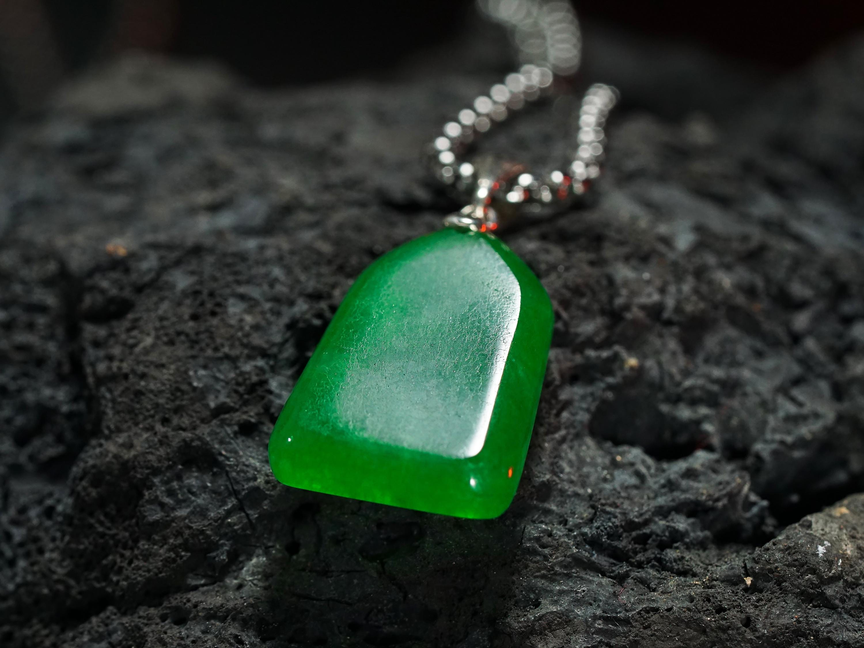 Monster Hunter ALMA Necklace – Genuine Jade Pendant – Handmade Cosplay Jewelry for Gamers & Collectors, Green Nephrite Pendant for Cosplayer
