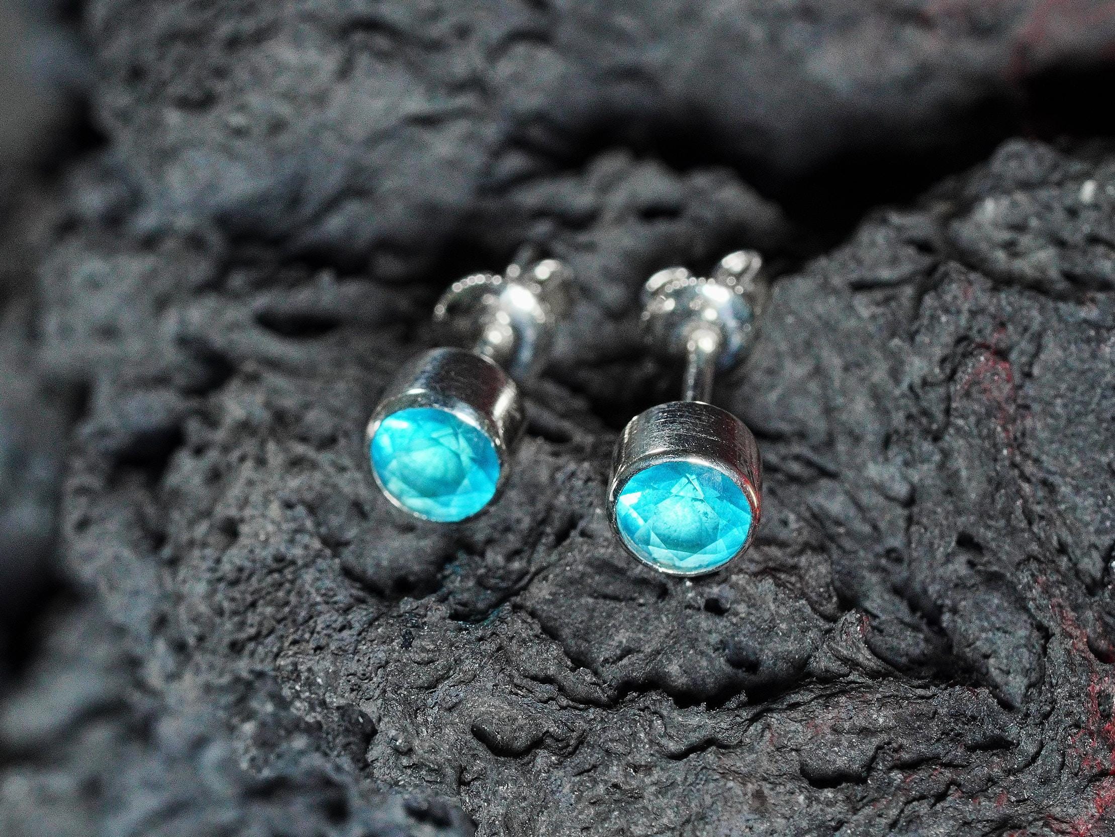 Waylay Valorant Earrings - Handmade Silver 950 Studs with Blue Gemstone, Waylay Valorant Cosplay, Silver Gamer Jewelry, Jewelry Gift for Him