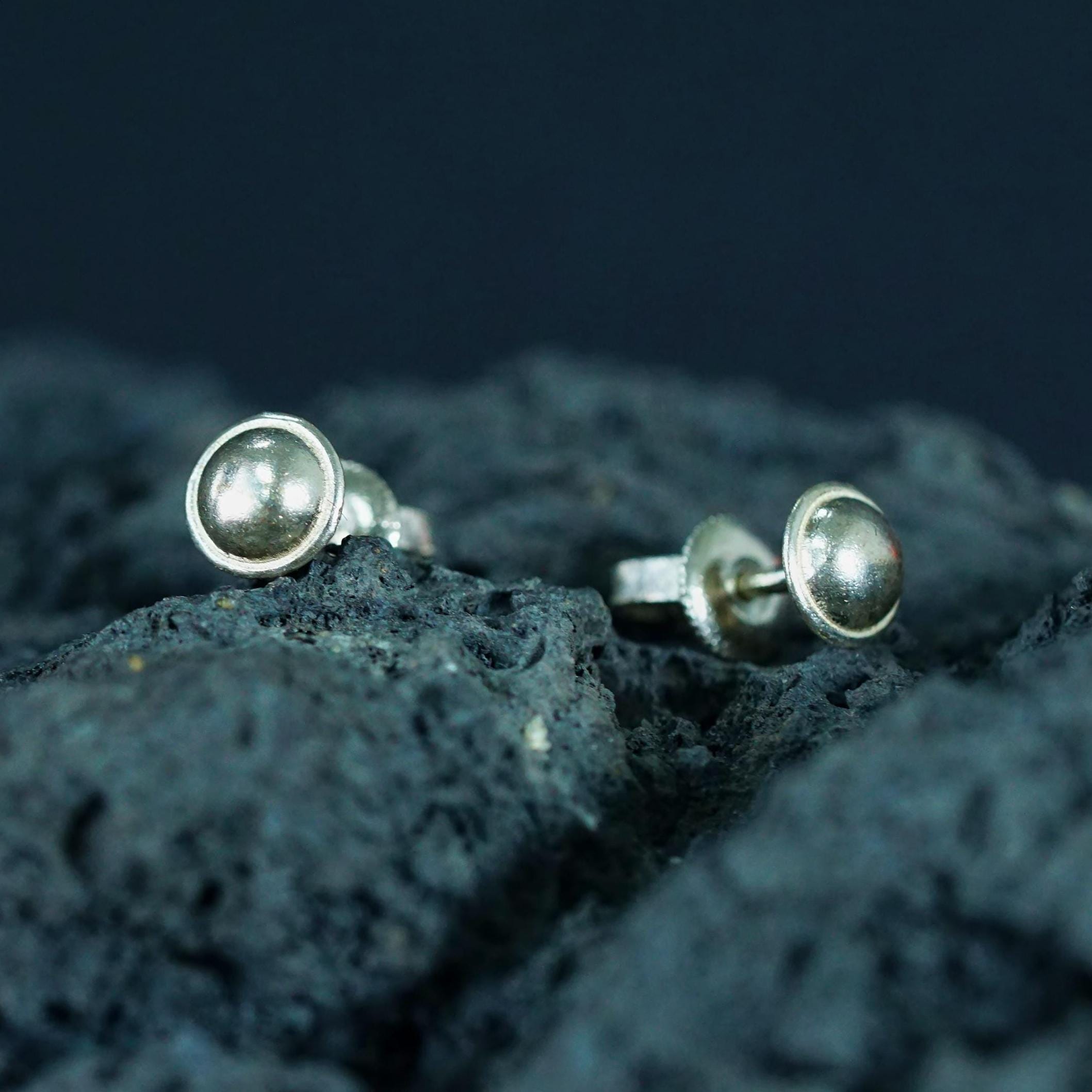 PREMIUM Fanmade Cloud Strife Earrings in 950 Silver, FF7 Rebirth Stud Earrings for Final Fantasy Cosplay and Accessories